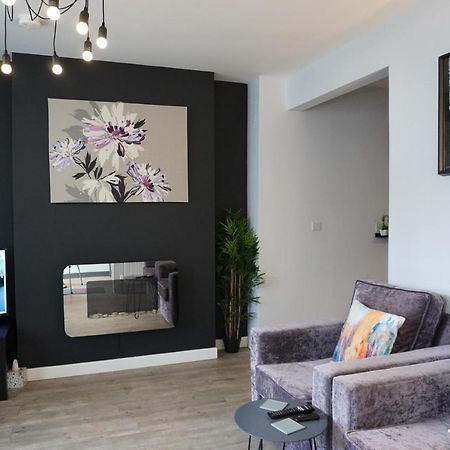 Vip Church Street Apartment Portadown Esterno foto